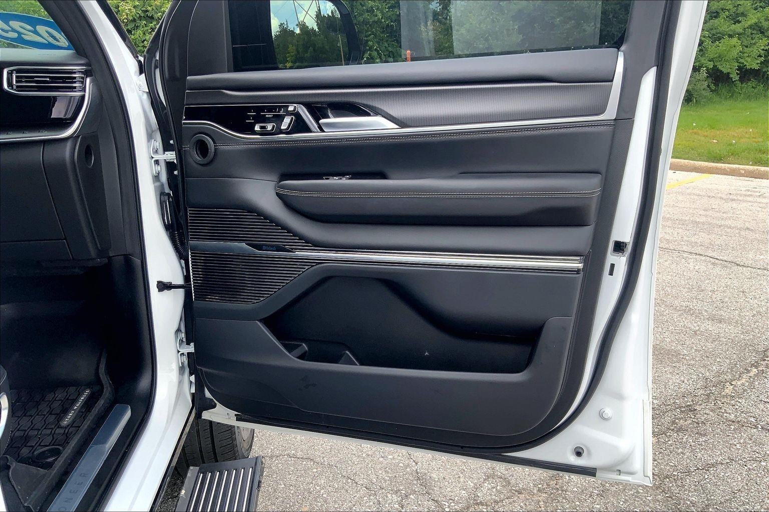 2025 Jeep Grand Wagoneer Series II Obsidian