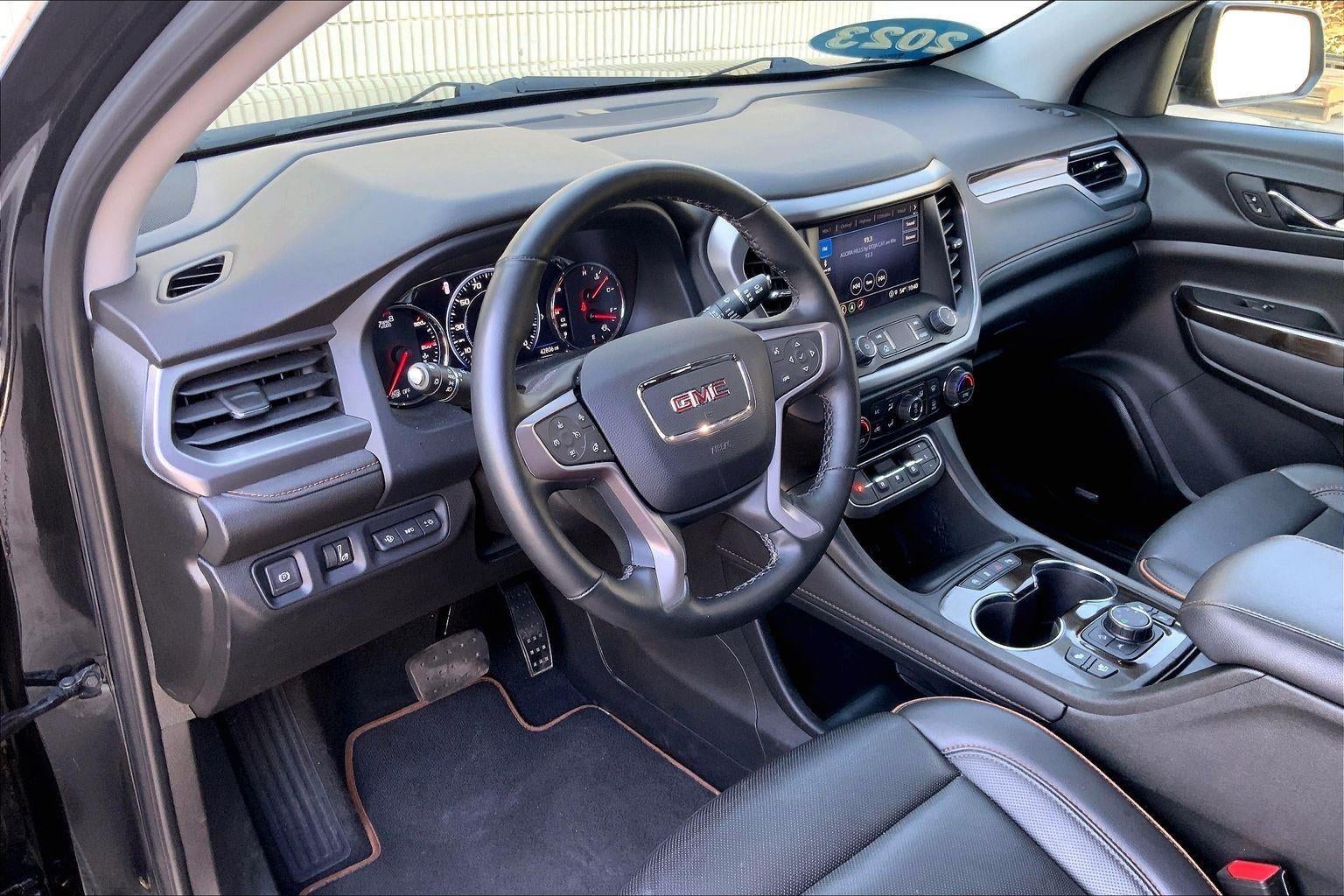 2023 GMC Acadia AT4