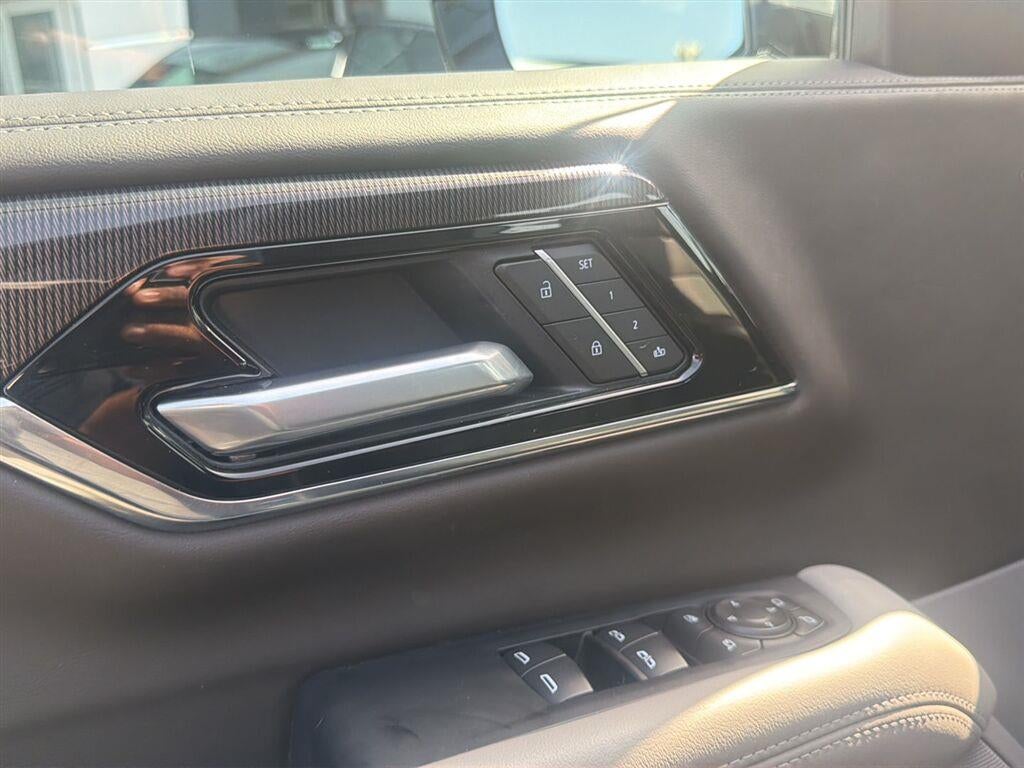 2025 GMC Yukon Elevation