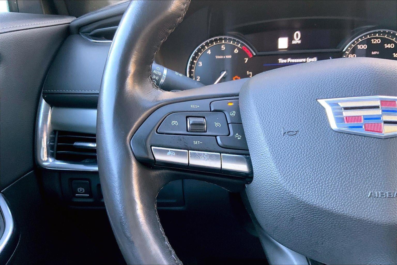 2023 Cadillac XT4 Premium Luxury