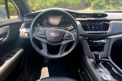 2025 Cadillac XT5 Luxury