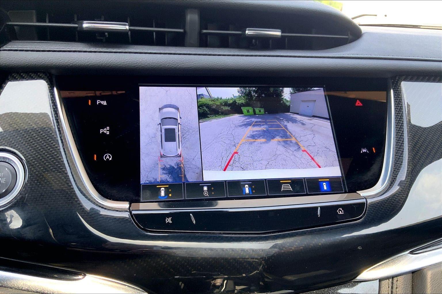 2025 Cadillac XT6 Sport