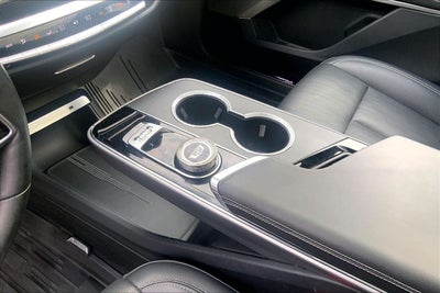 2025 Cadillac LYRIQ Luxury 3