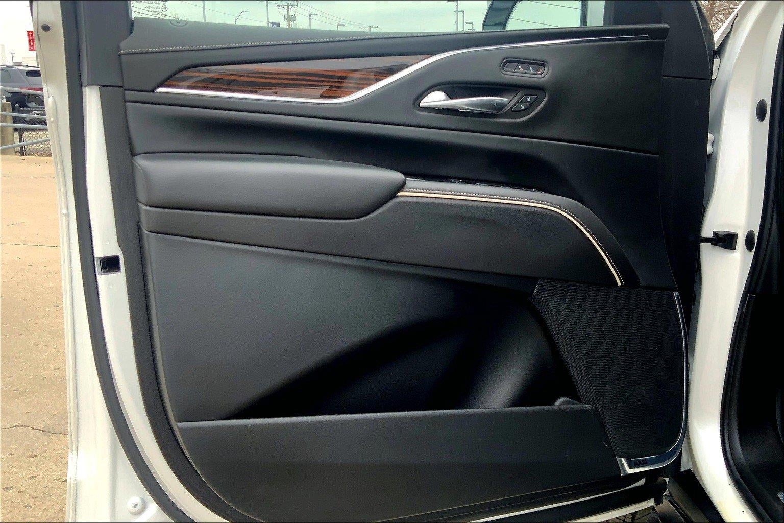 2022 Cadillac Escalade Luxury