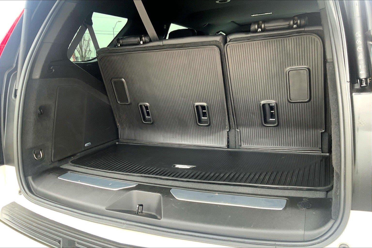 2022 Cadillac Escalade Luxury