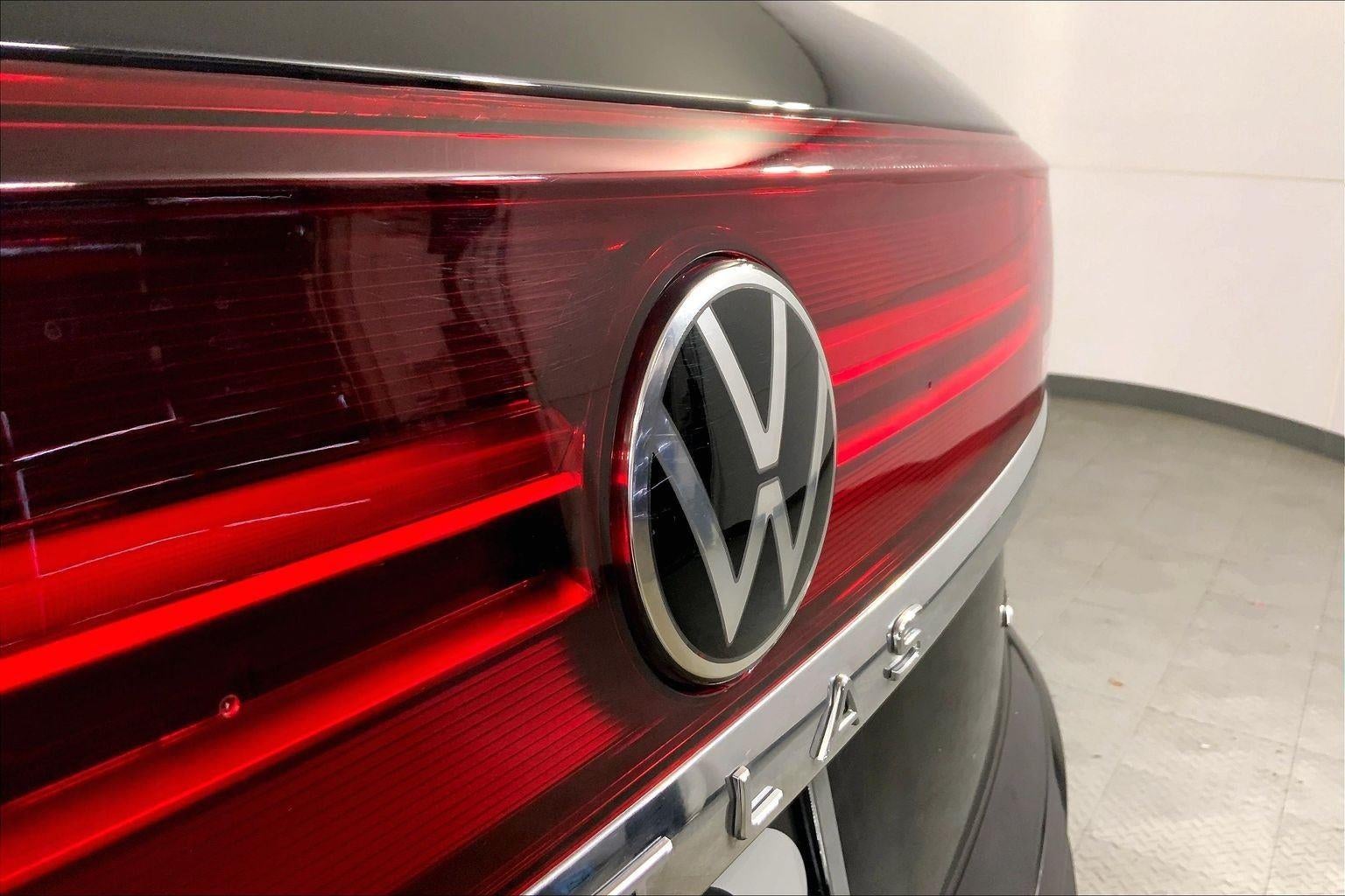 2025 Volkswagen Atlas Cross Sport 2.0T SE w/Technology
