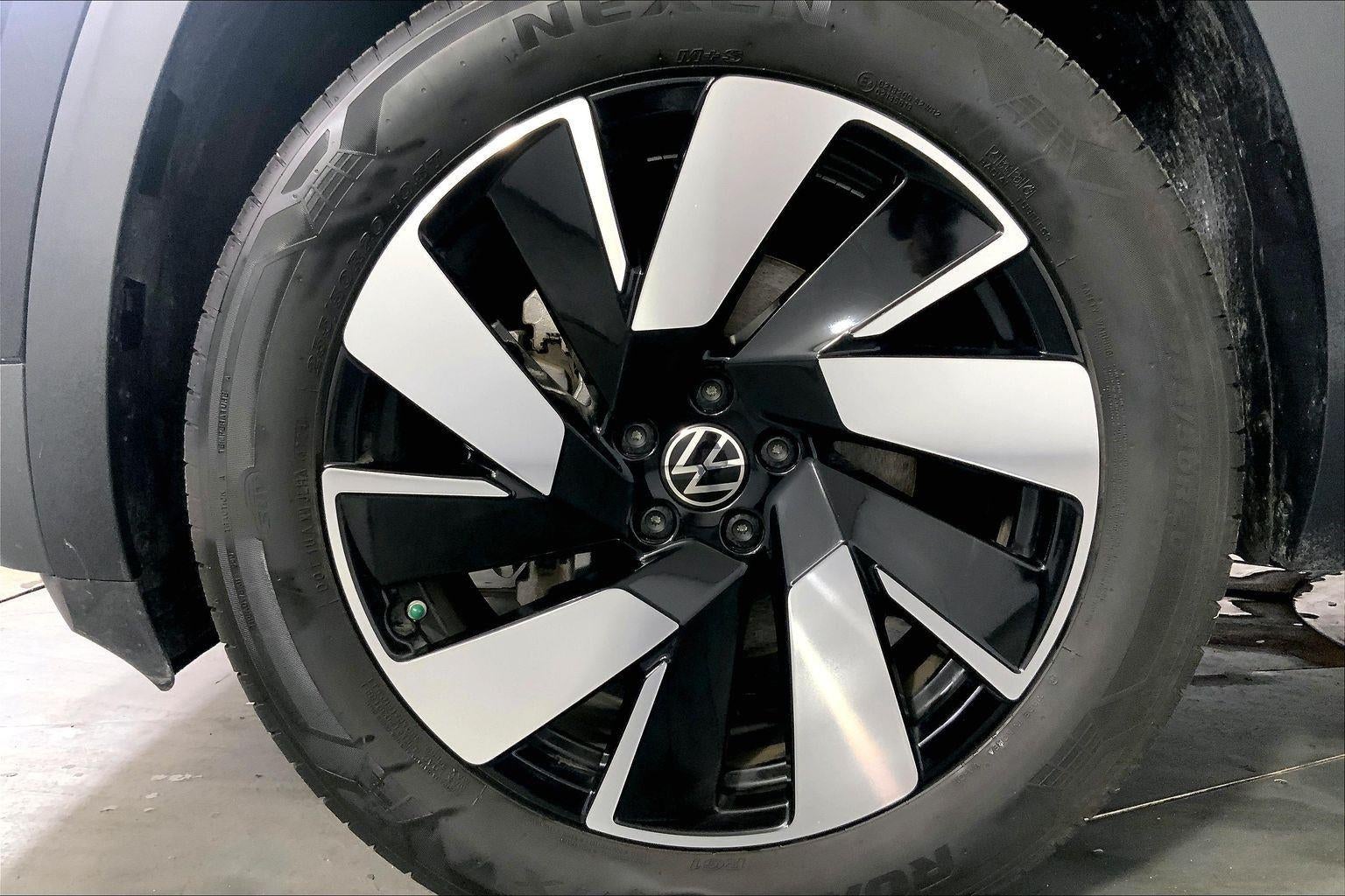 2025 Volkswagen Atlas Cross Sport 2.0T SE w/Technology