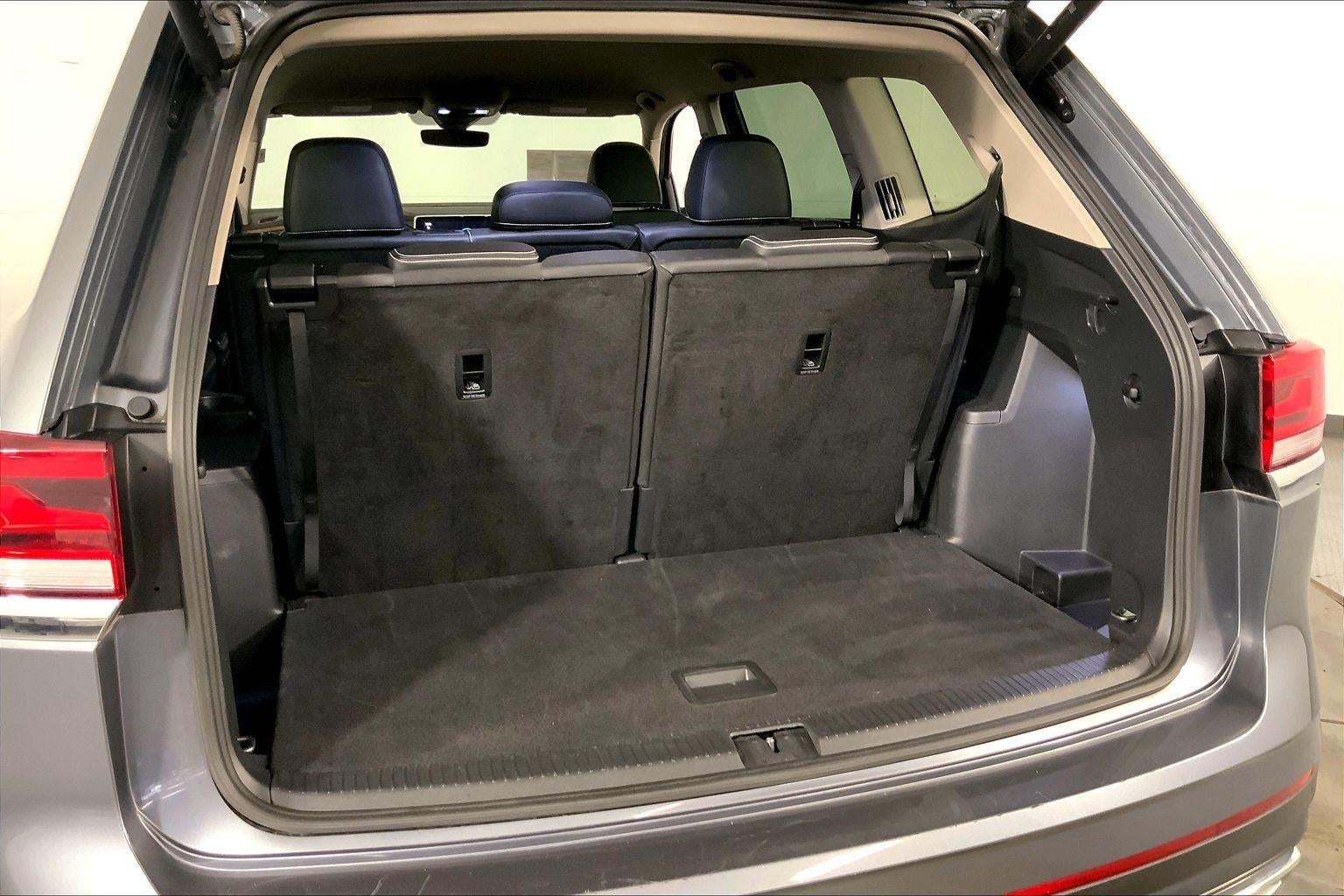 2025 Volkswagen Atlas 2.0T SE w/Technology