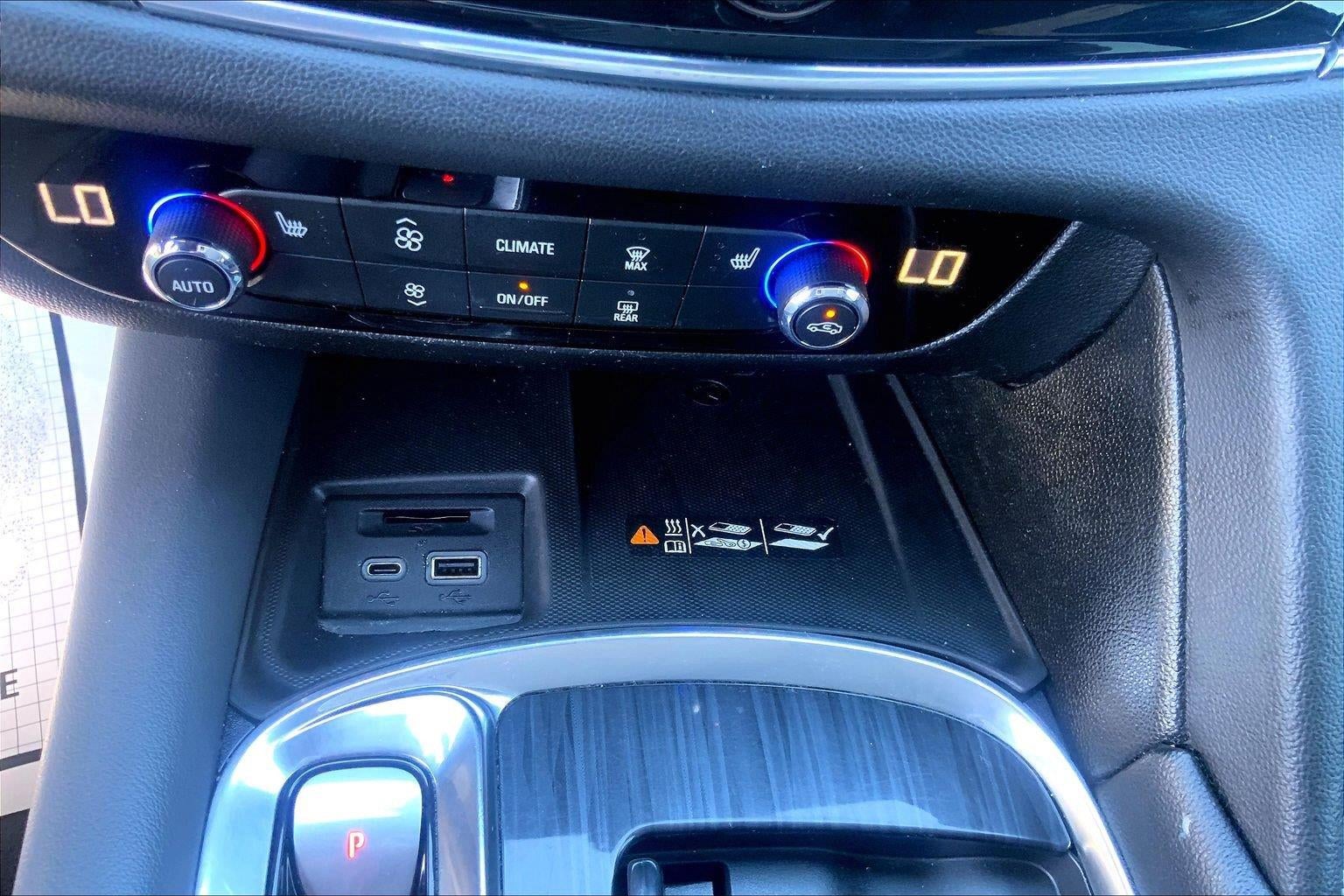 2022 Buick Enclave Essence