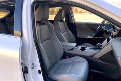 2023 Toyota Venza LE