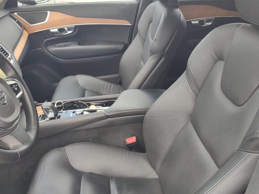2024 Volvo XC90 Plus Bright Theme