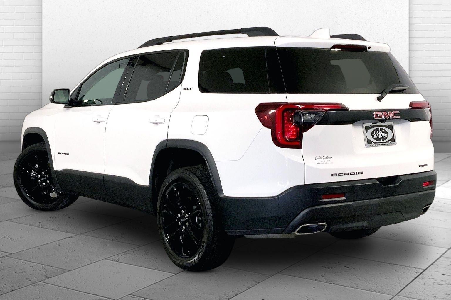2023 GMC Acadia SLT