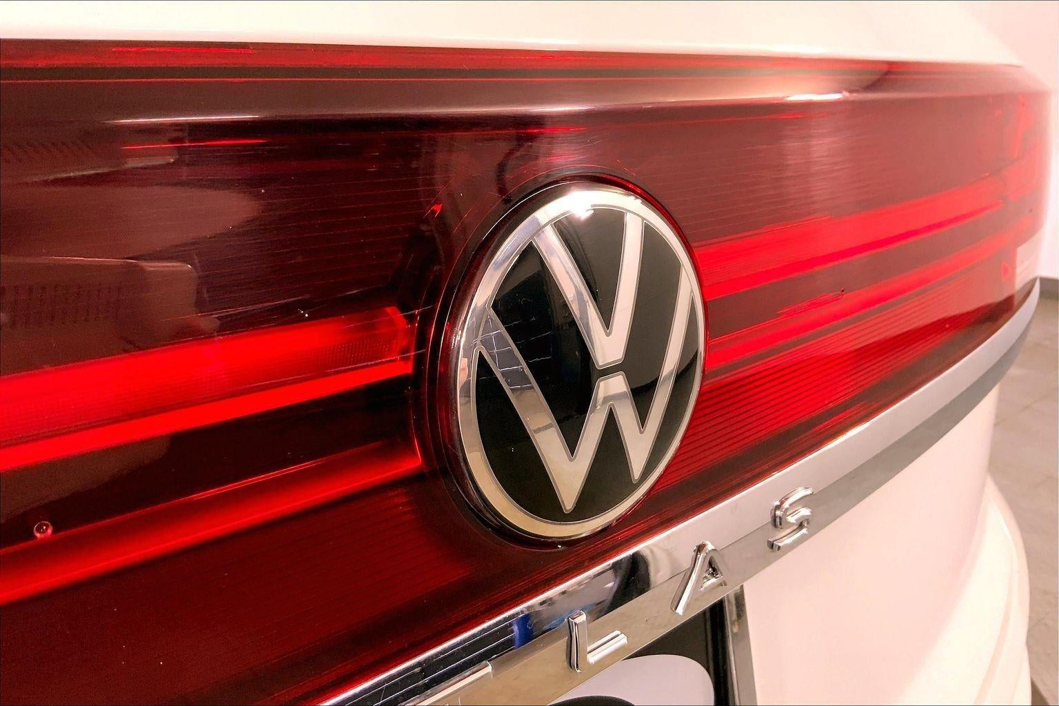 2025 Volkswagen Atlas Cross Sport 2.0T SE w/Technology