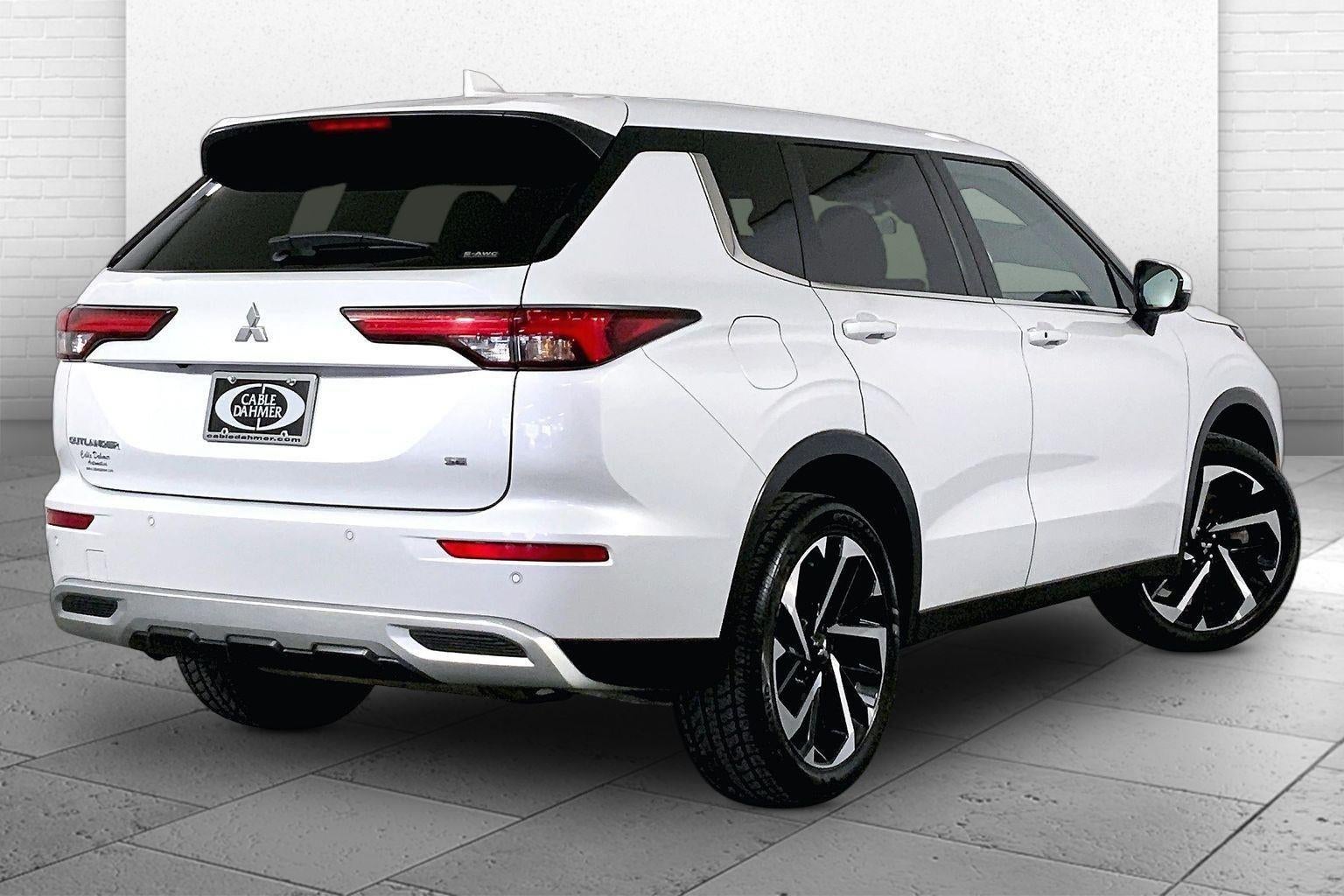 2024 Mitsubishi Outlander SE