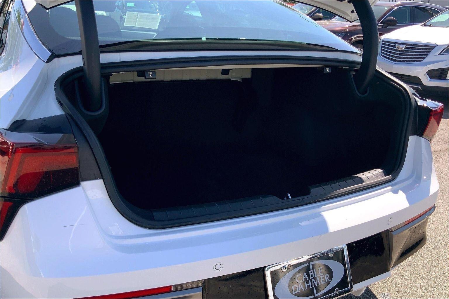 2025 Kia K5 LXS