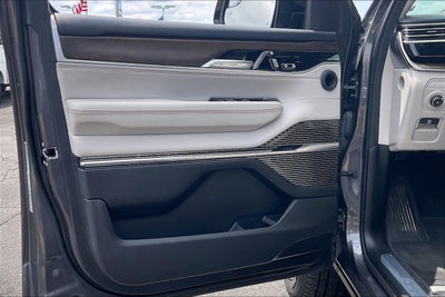 2023 Jeep Grand Wagoneer L 4DR 4WD