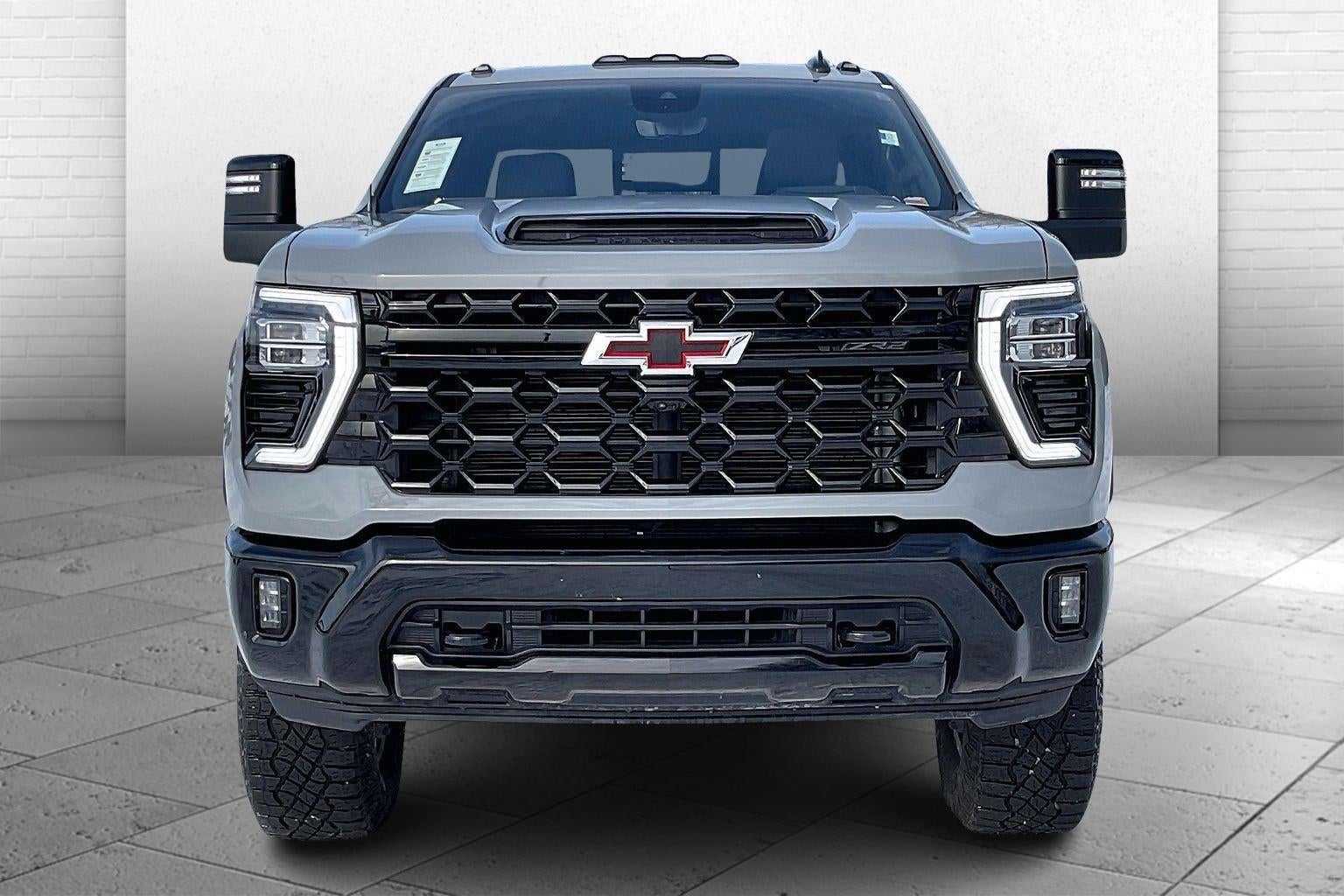 Used 2024 Chevrolet Silverado 2500HD ZR2 with VIN 1GC4YYE7XRF466043 for sale in Kansas City