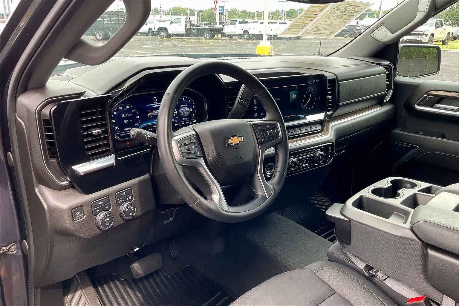 2023 Chevrolet Silverado 1500 LT (2FL)