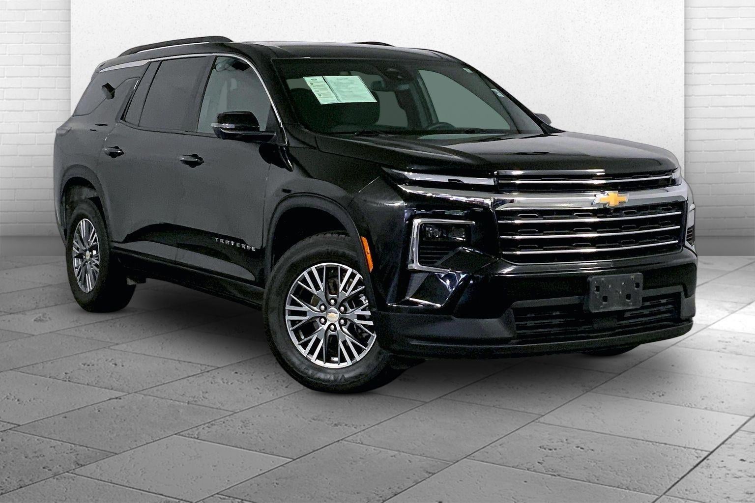 2024 Chevrolet Traverse LT