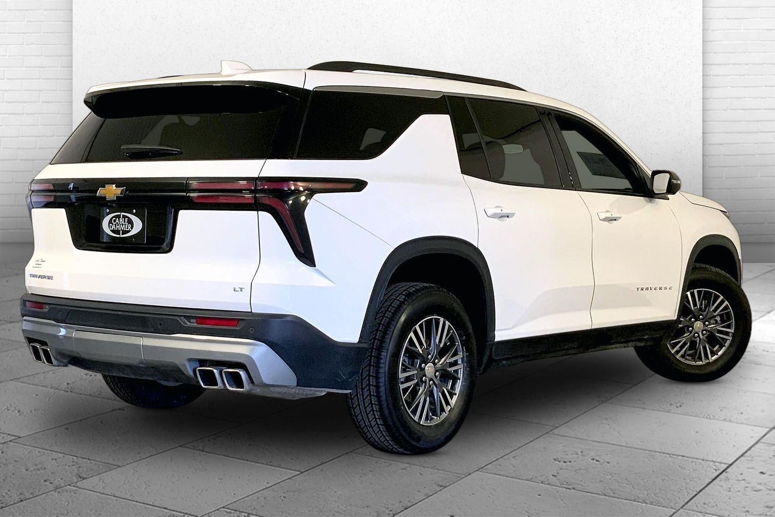 2024 Chevrolet Traverse LT