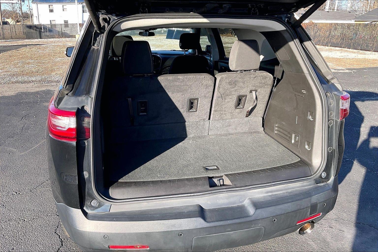 2020 Chevrolet Traverse LT Cloth