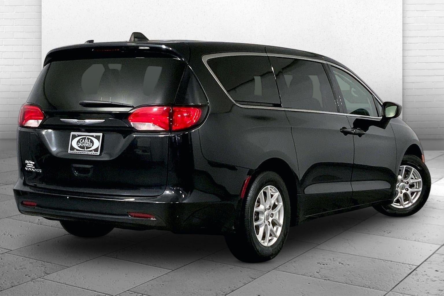 2023 Chrysler Voyager LX