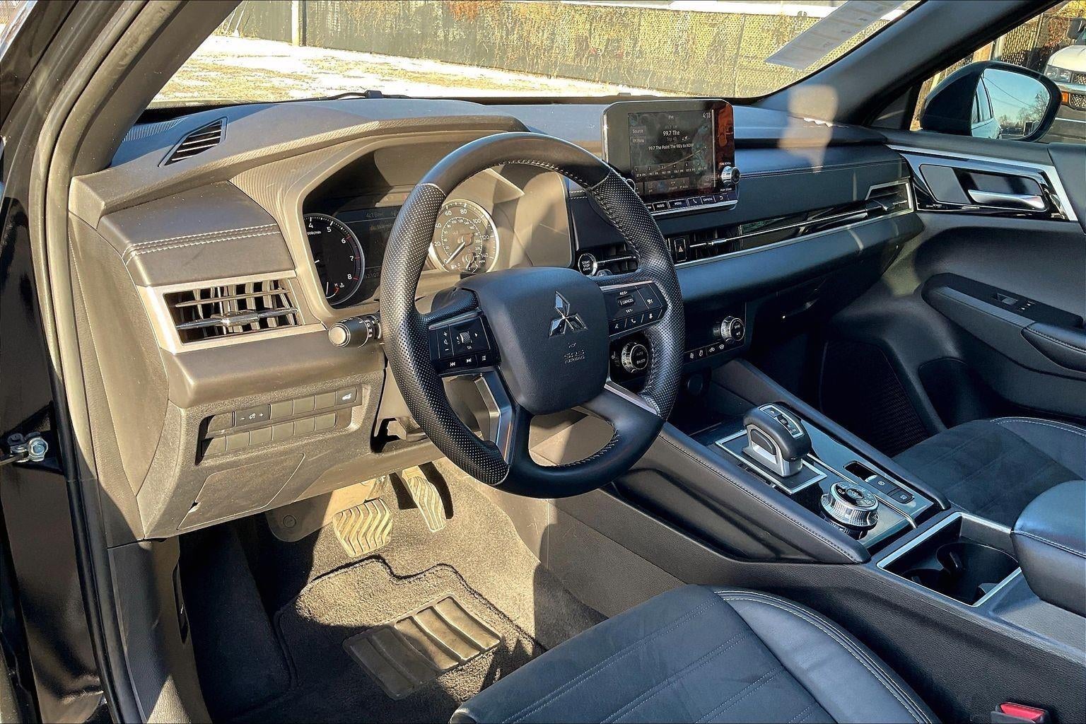 2022 Mitsubishi Outlander SE