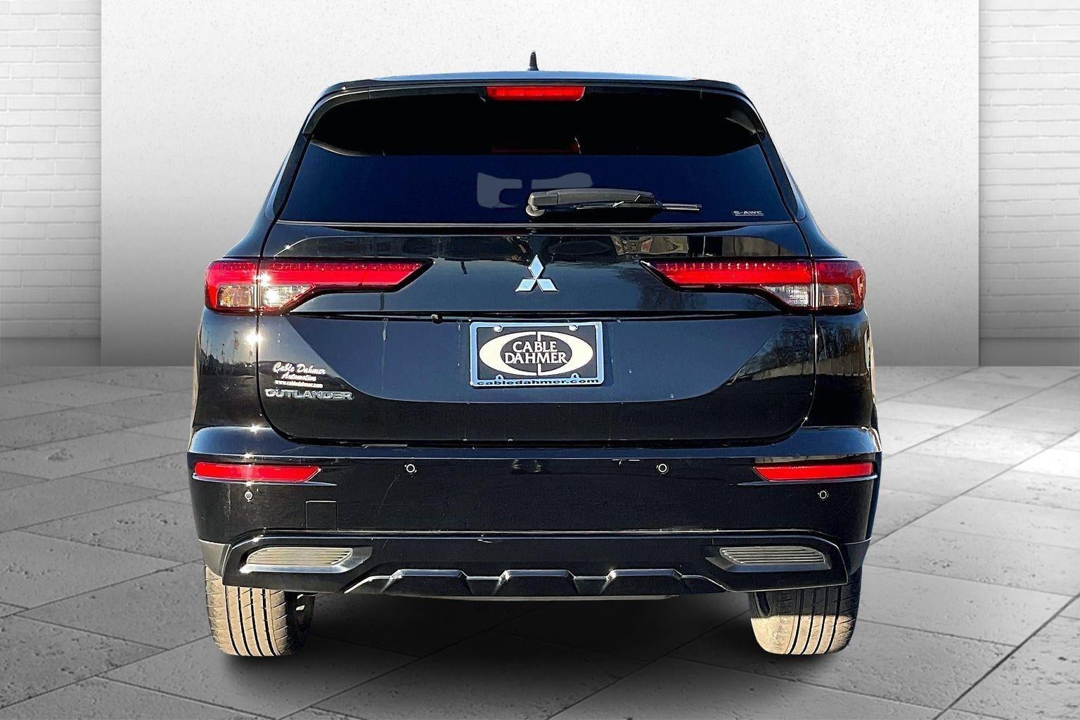 2022 Mitsubishi Outlander SE