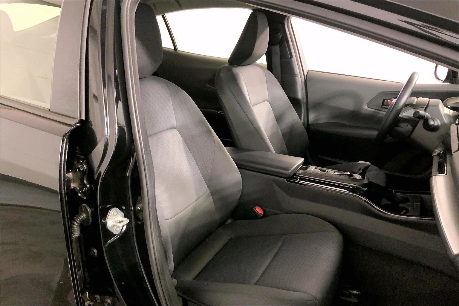 2025 Toyota Prius LE