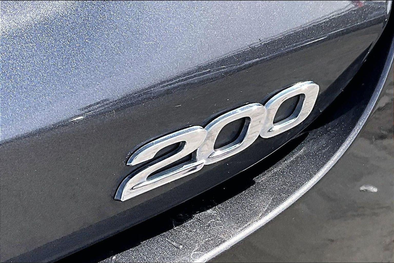 2016 Chrysler 200 Limited