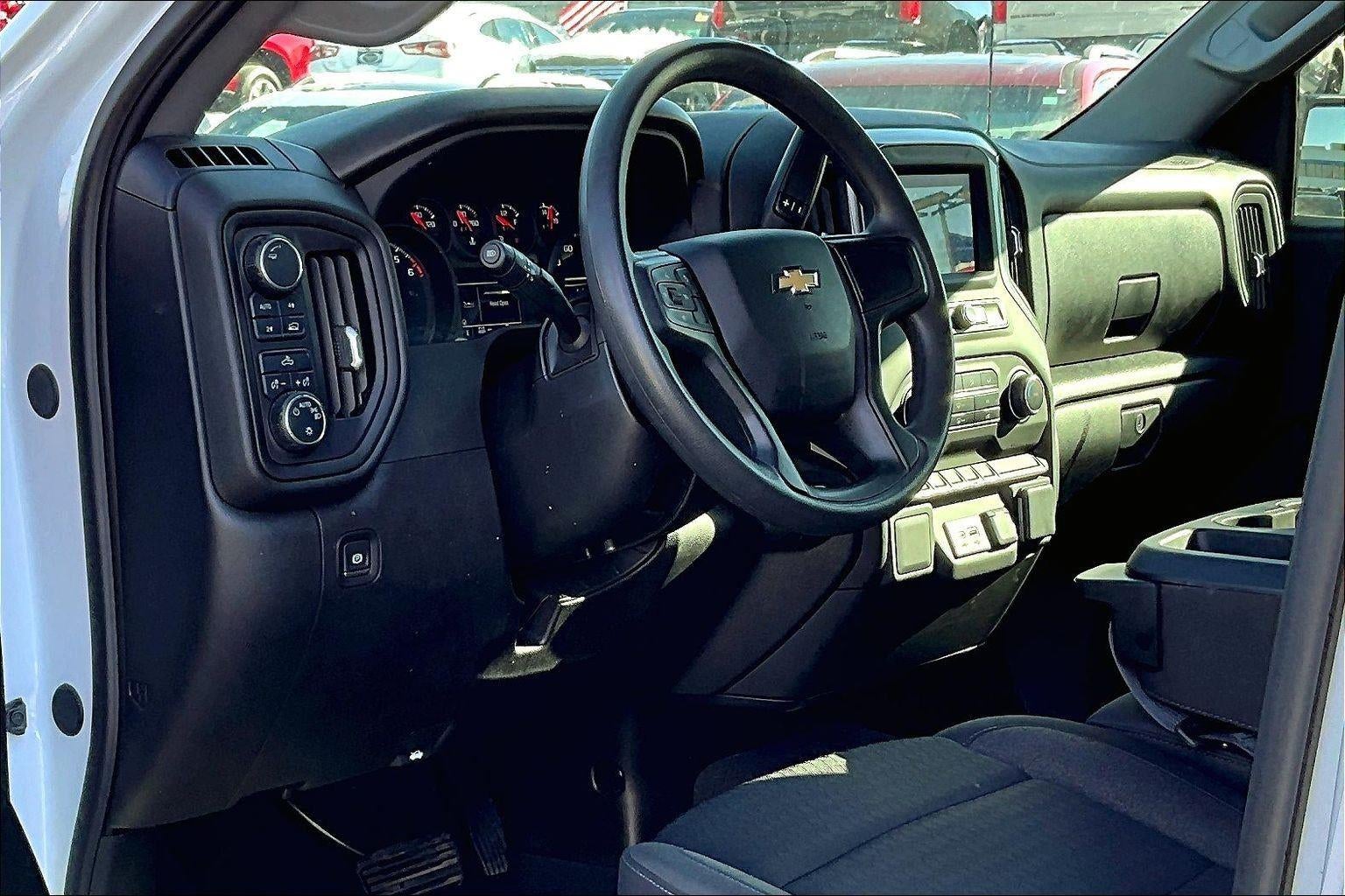 2025 Chevrolet Silverado 1500 Custom