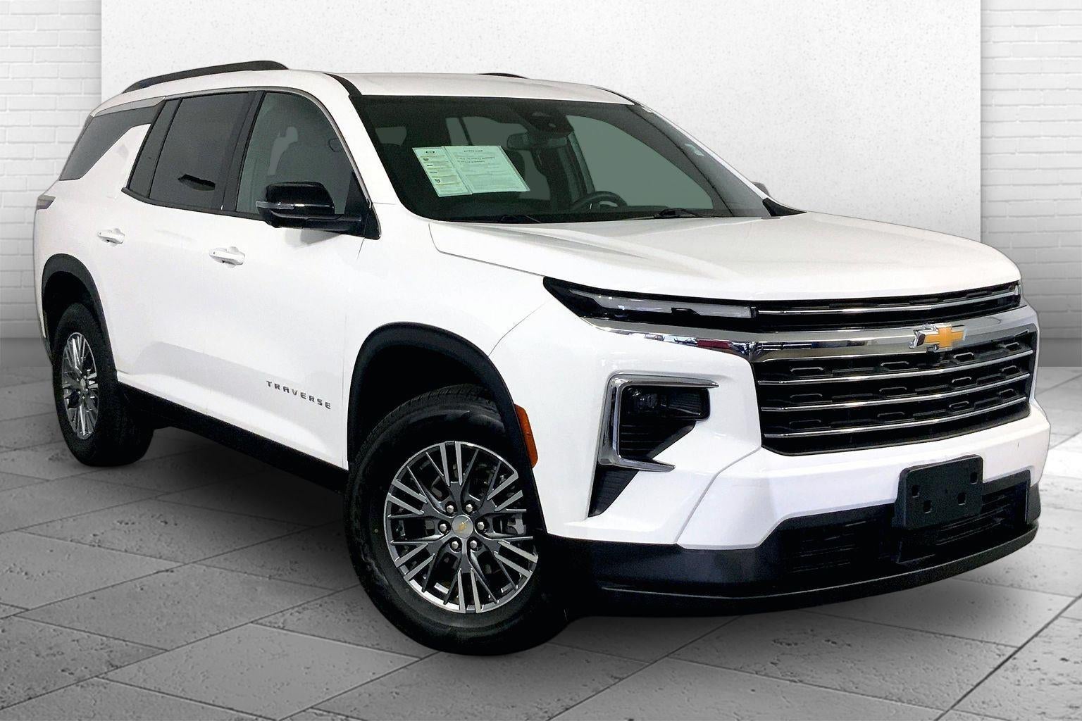 2024 Chevrolet Traverse LT