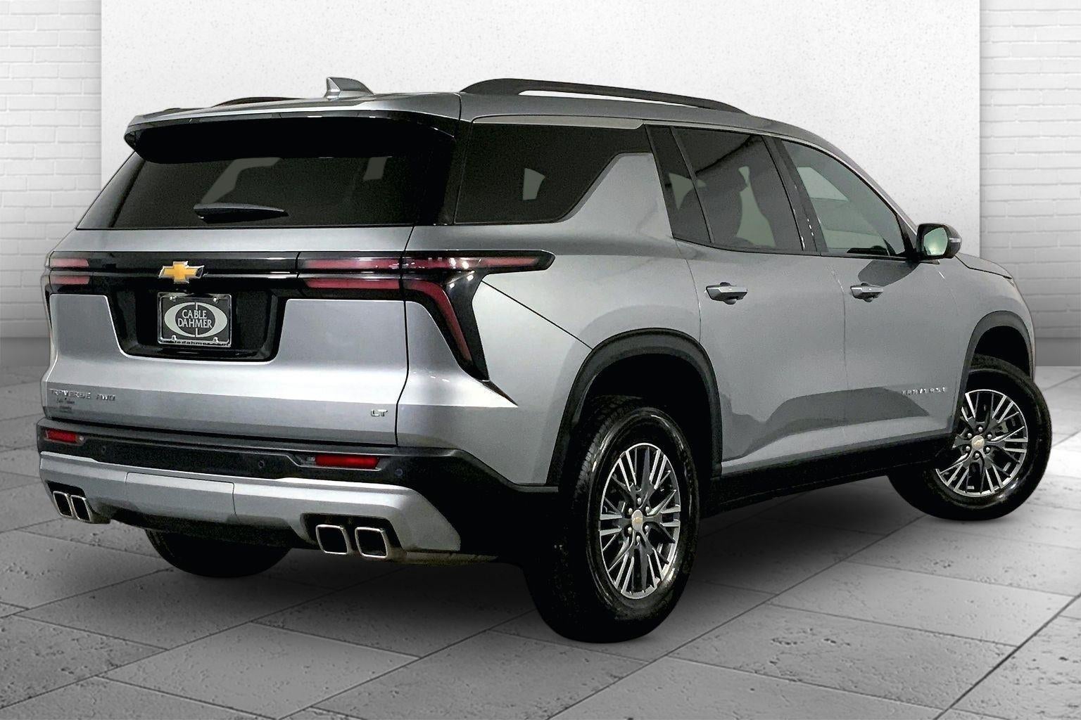 2024 Chevrolet Traverse LT