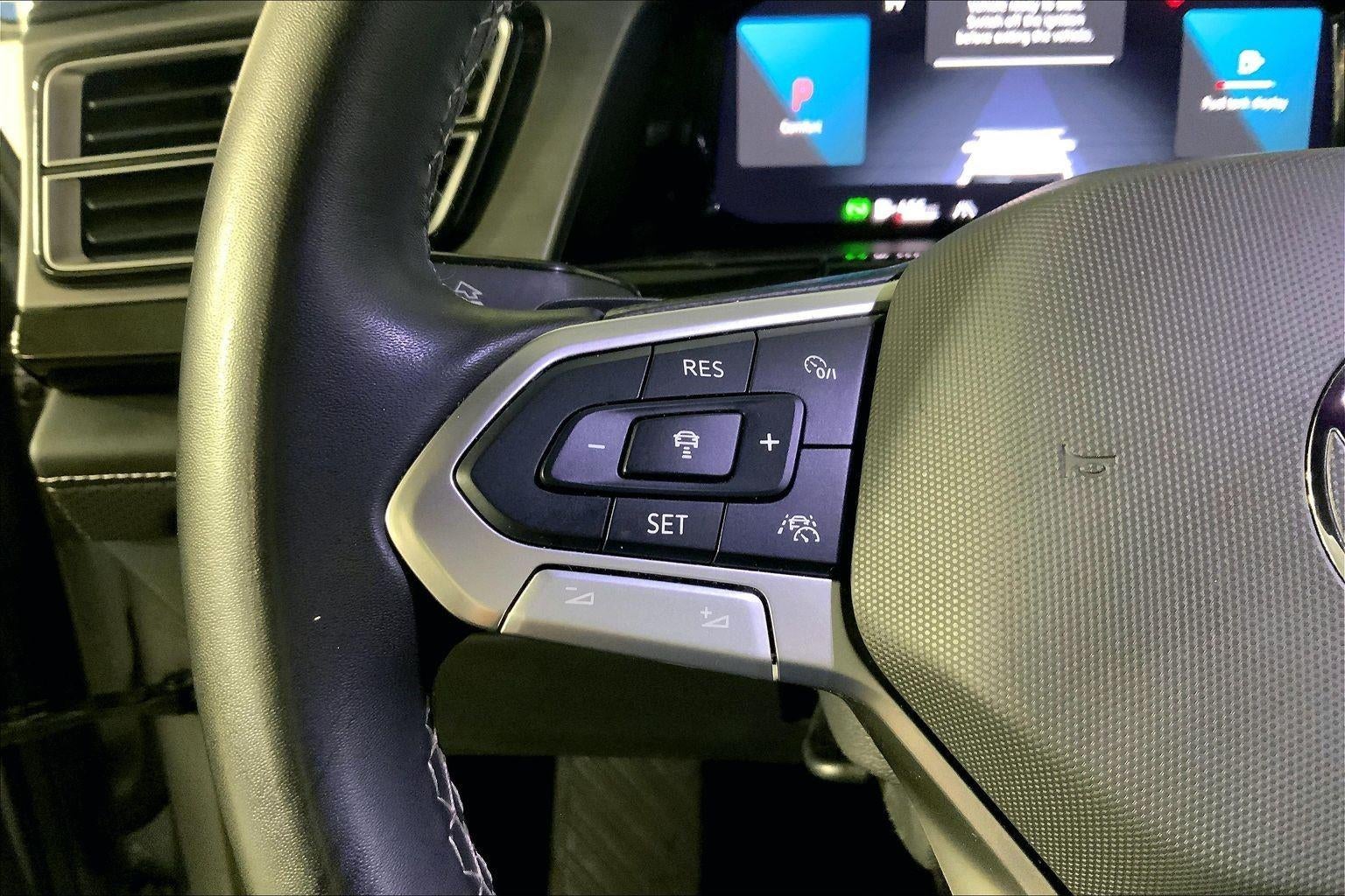 2025 Volkswagen Atlas Cross Sport 2.0T SE w/Technology