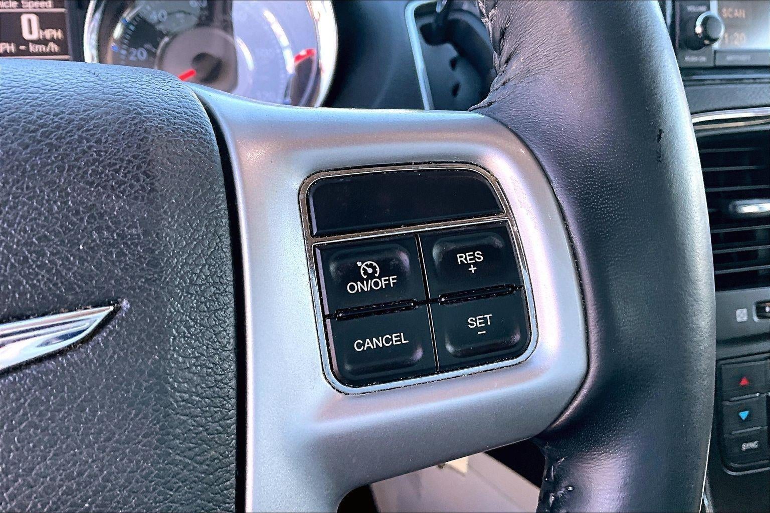 2016 Chrysler Town & Country Touring