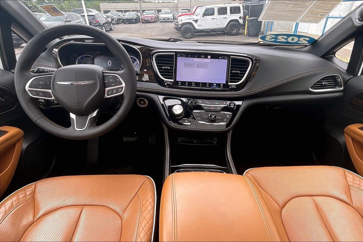 2023 Chrysler Pacifica Hybrid Pinnacle