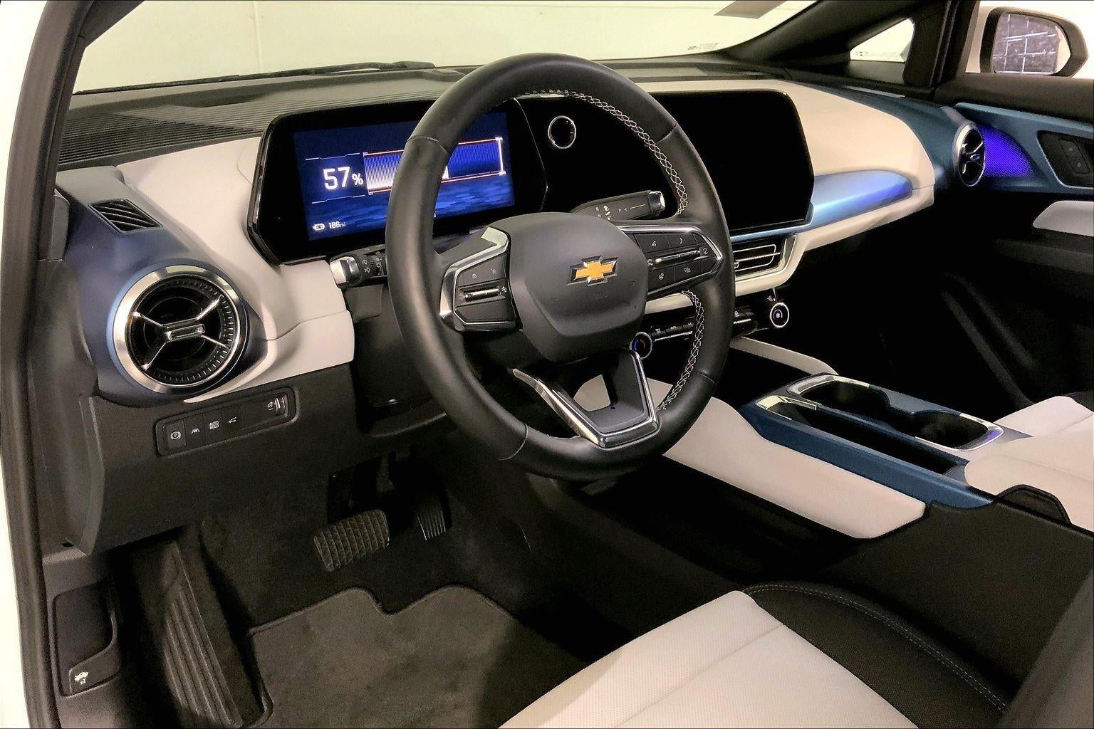 2025 Chevrolet Equinox EV LT