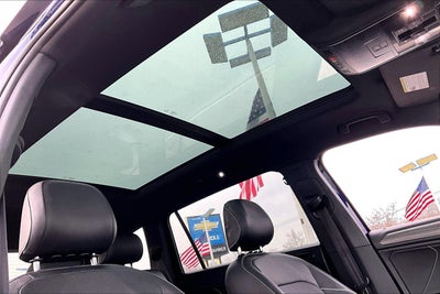 2022 Volkswagen Tiguan SEL R-Line