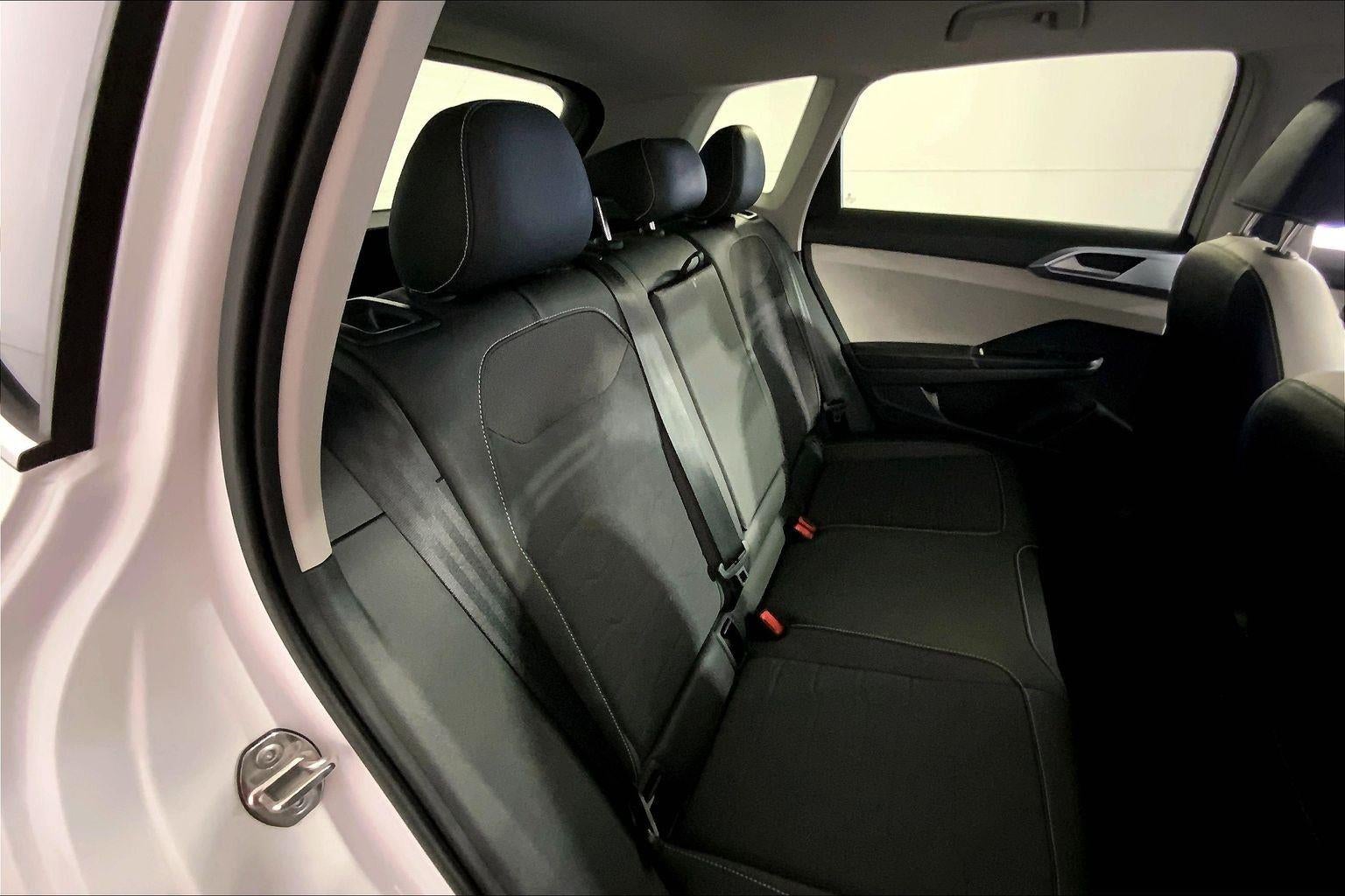 2025 Volkswagen Taos SE