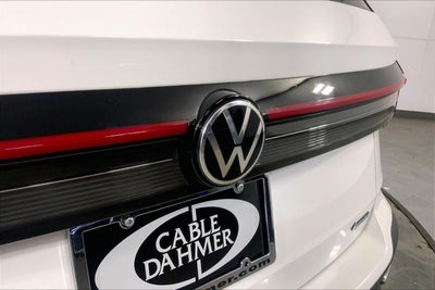 2025 Volkswagen Taos SE