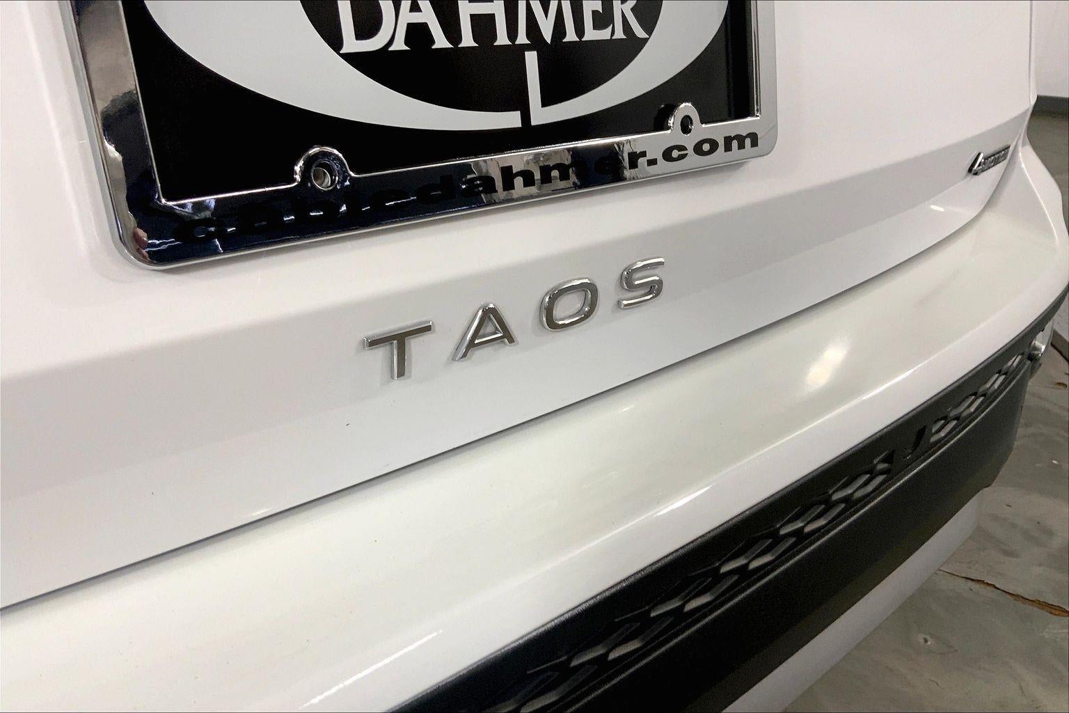 2025 Volkswagen Taos SE