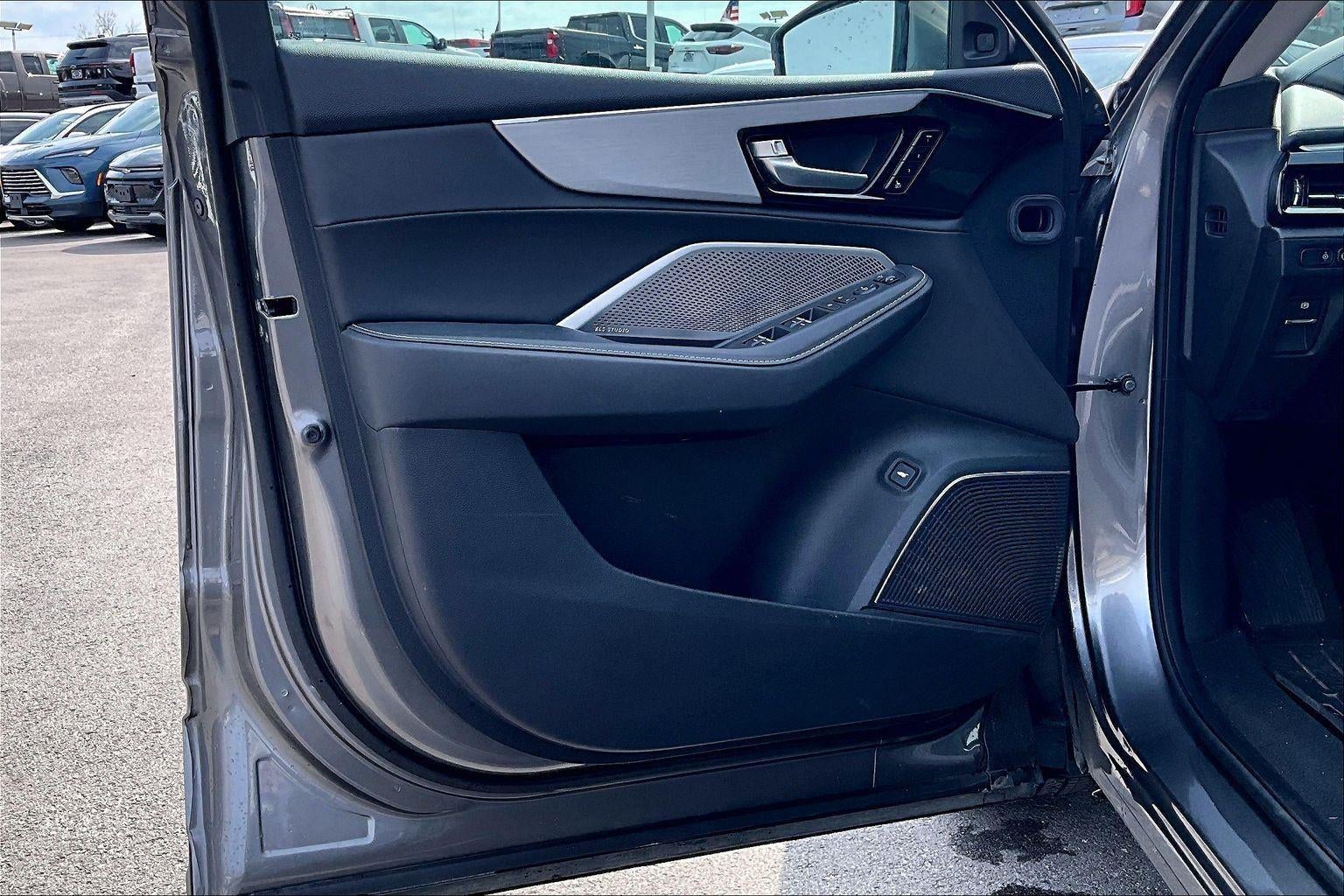 2024 Acura MDX w/Technology Package