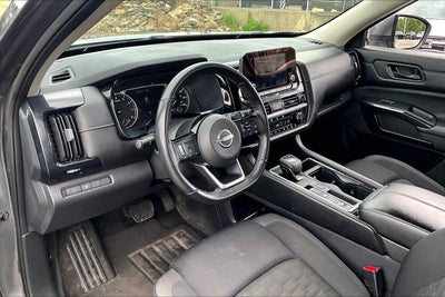 2023 Nissan Pathfinder SV