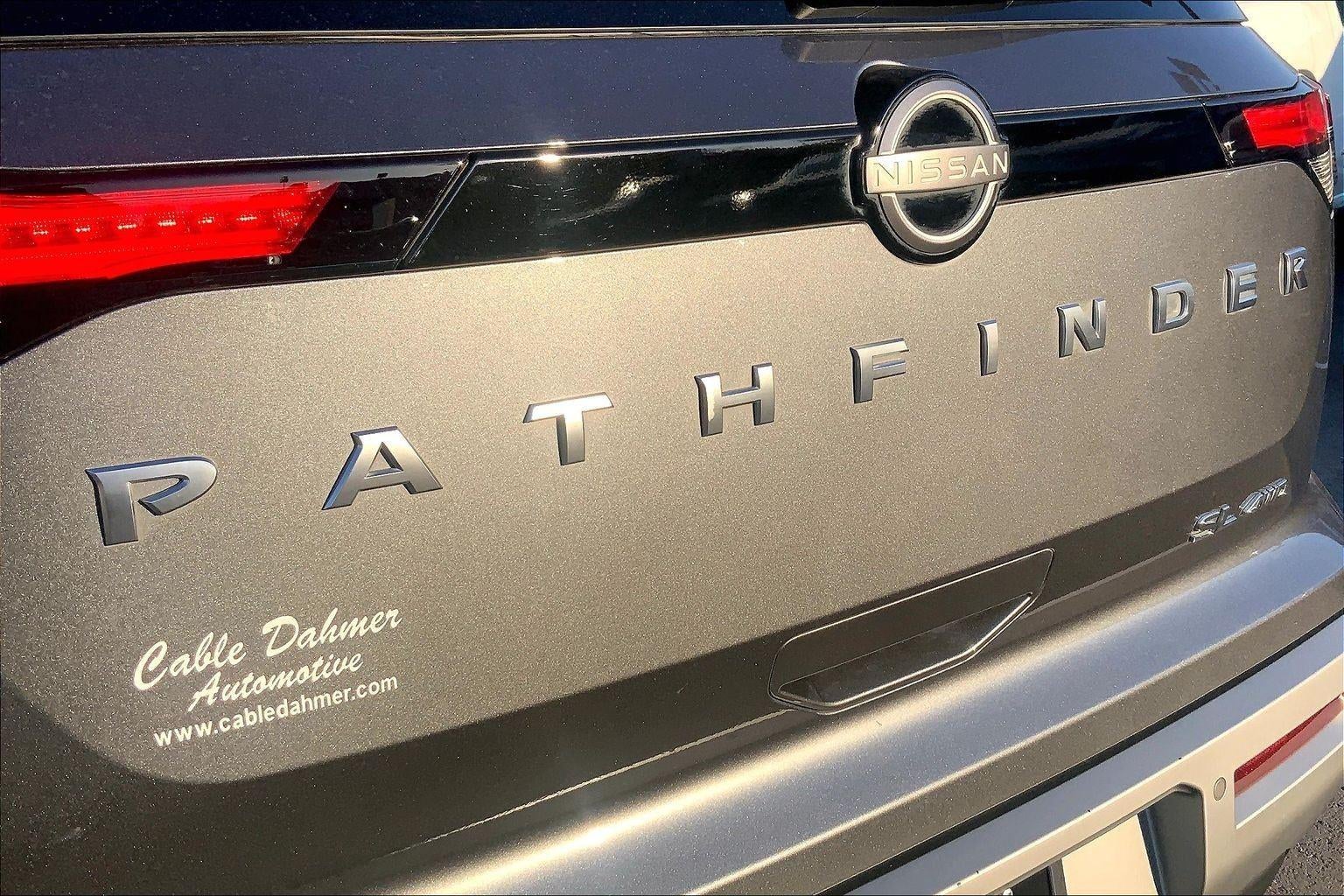 2024 Nissan Pathfinder SL