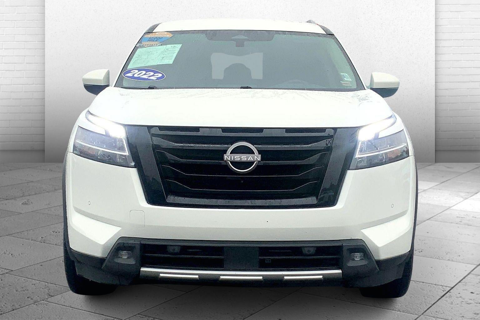 2022 Nissan Pathfinder SL