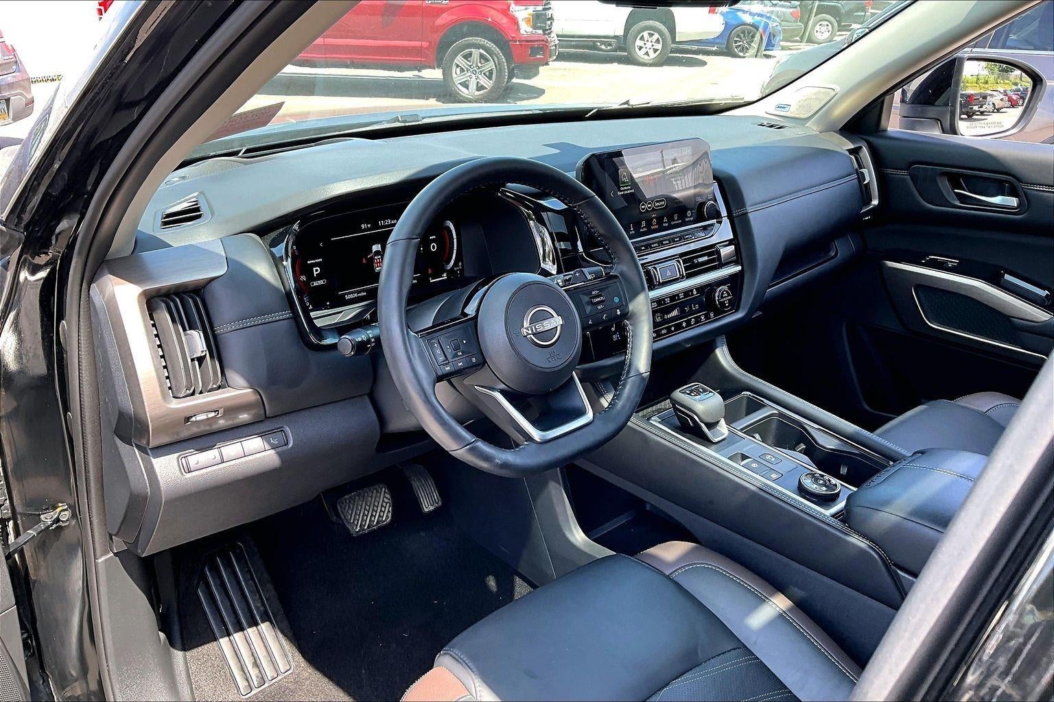 2024 Nissan Pathfinder Platinum