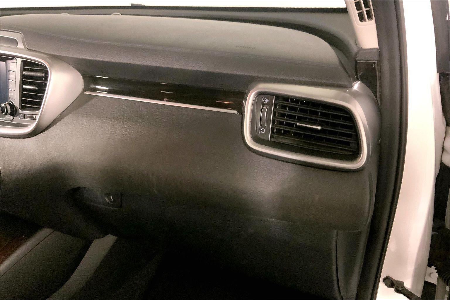 2020 Kia Sorento S V6