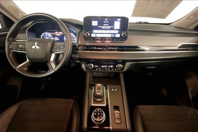 2024 Mitsubishi Outlander Plug-In Hybrid SE