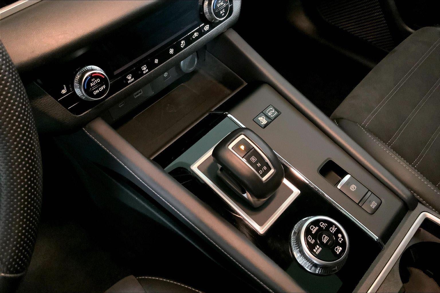 2024 Mitsubishi Outlander Plug-In Hybrid SE