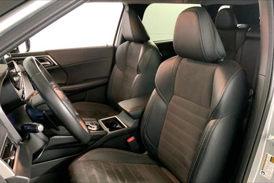 2024 Mitsubishi Outlander Plug-In Hybrid SE